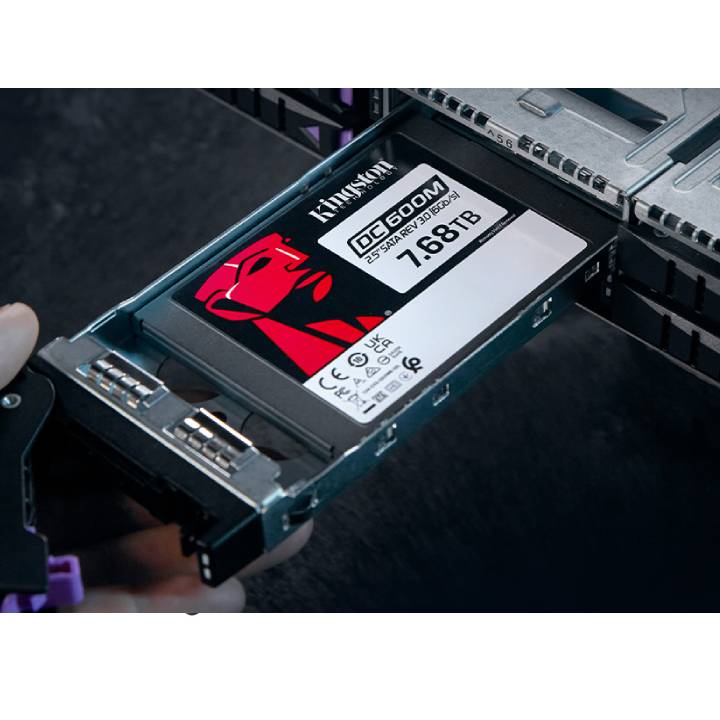 Kingston 1.92TB SSD DC 600M SATA Uso Mixto 6Gb/s 512e 2.5" amb 3.5" Operador Híbrido, Conectable En Caliente (Copia)